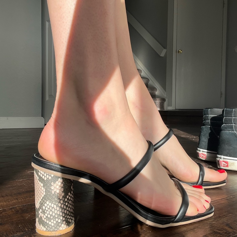 Stylish Black Sandals with Snakeskin Heel